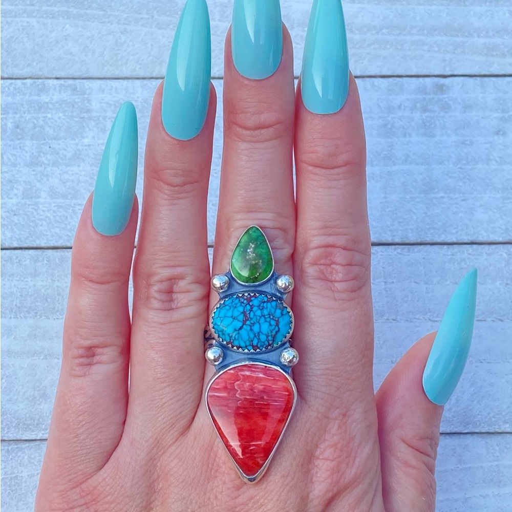 Turquoise and spiny oyster ring
